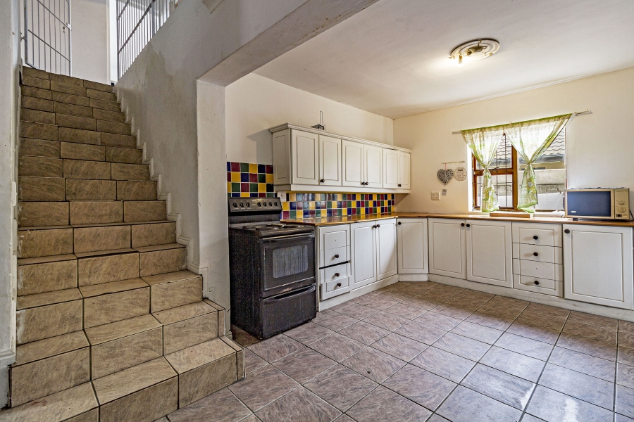 5 Bedroom Property for Sale in Bell Glen Western Cape